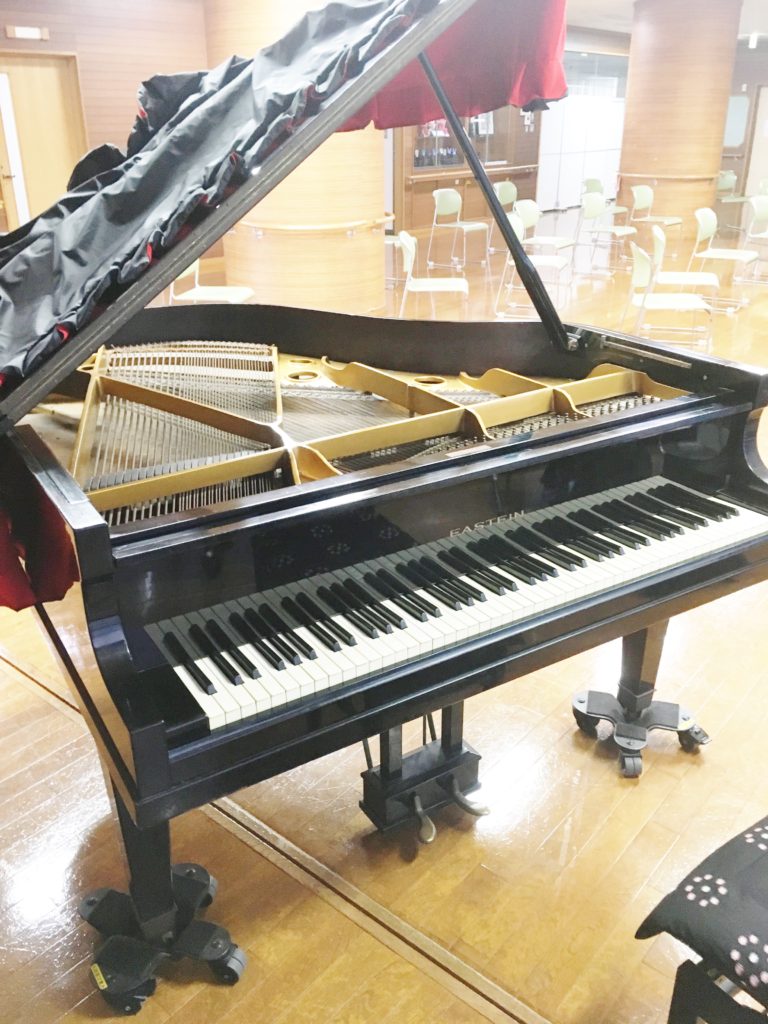 EASTEIN　150号　グランドピアノ　東京ピアノ工業（株）製